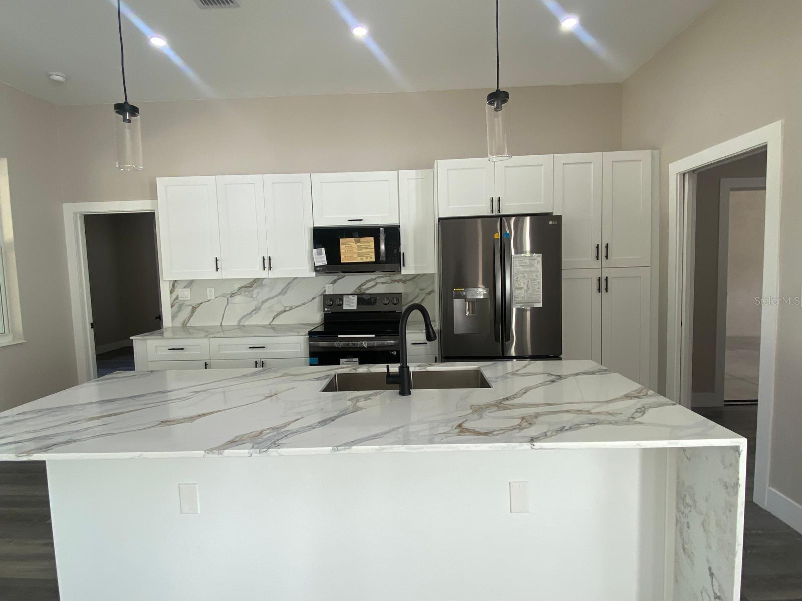 Image 5 of 19 For 105 Blue Moon Avenue