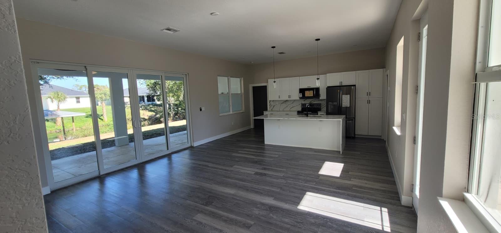 Image 7 of 19 For 105 Blue Moon Avenue