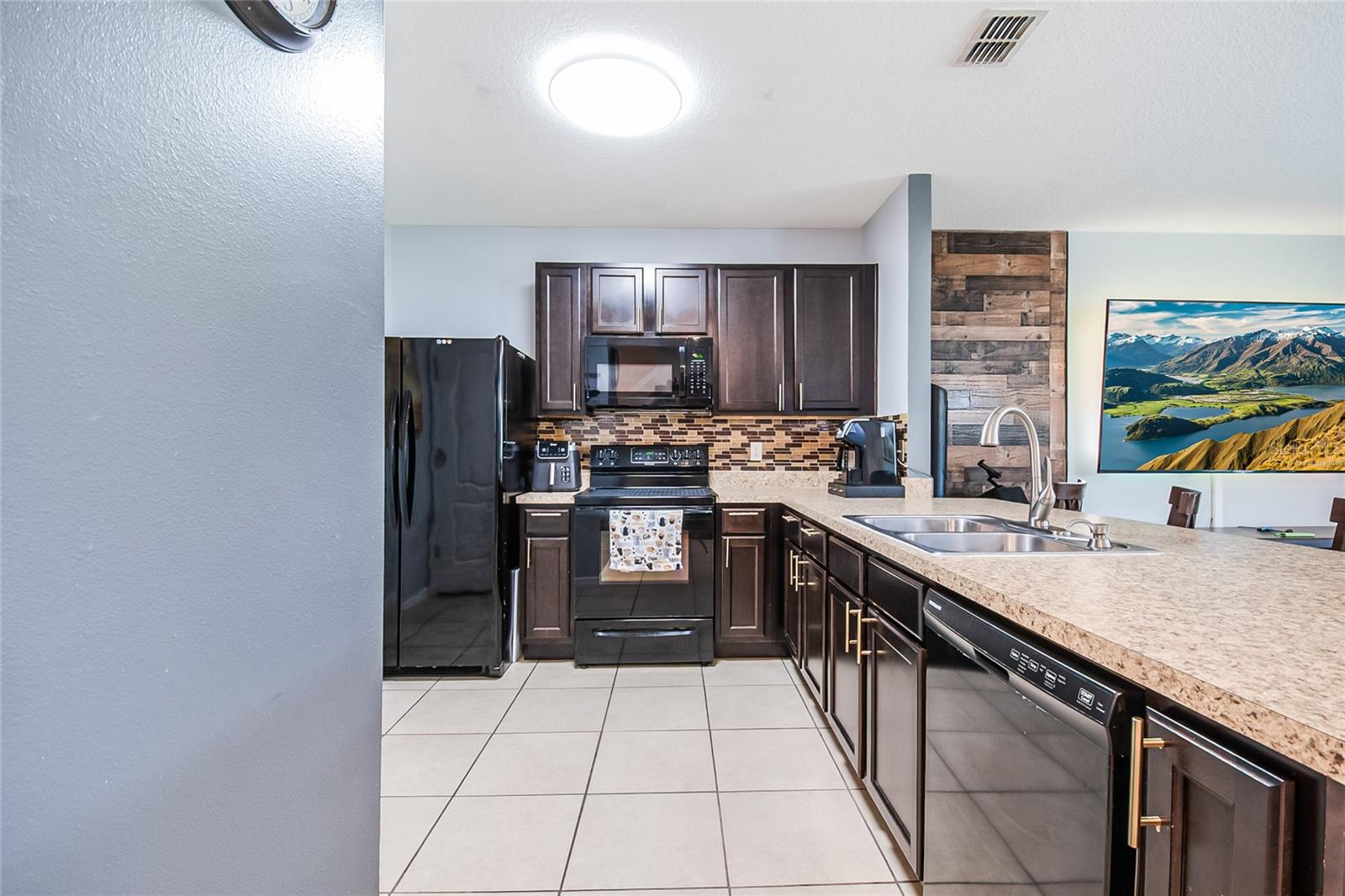 Image 12 of 41 For 407 Arbor Lakes Drive