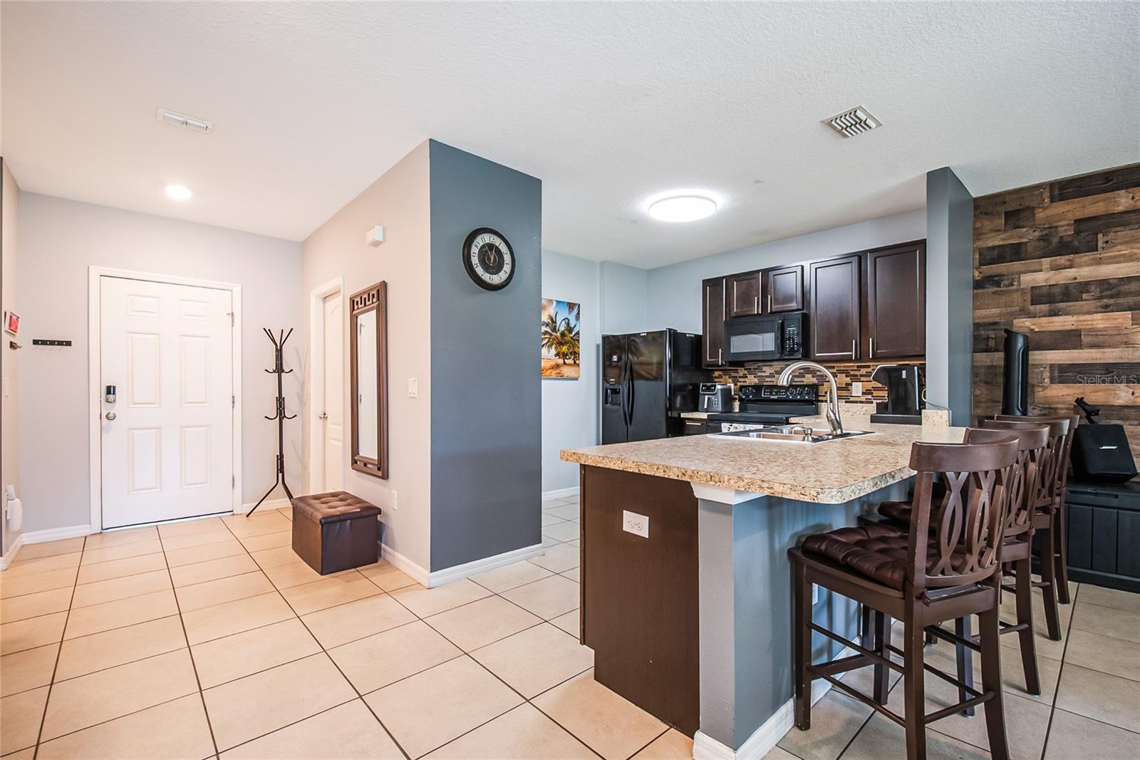 Image 14 of 41 For 407 Arbor Lakes Drive