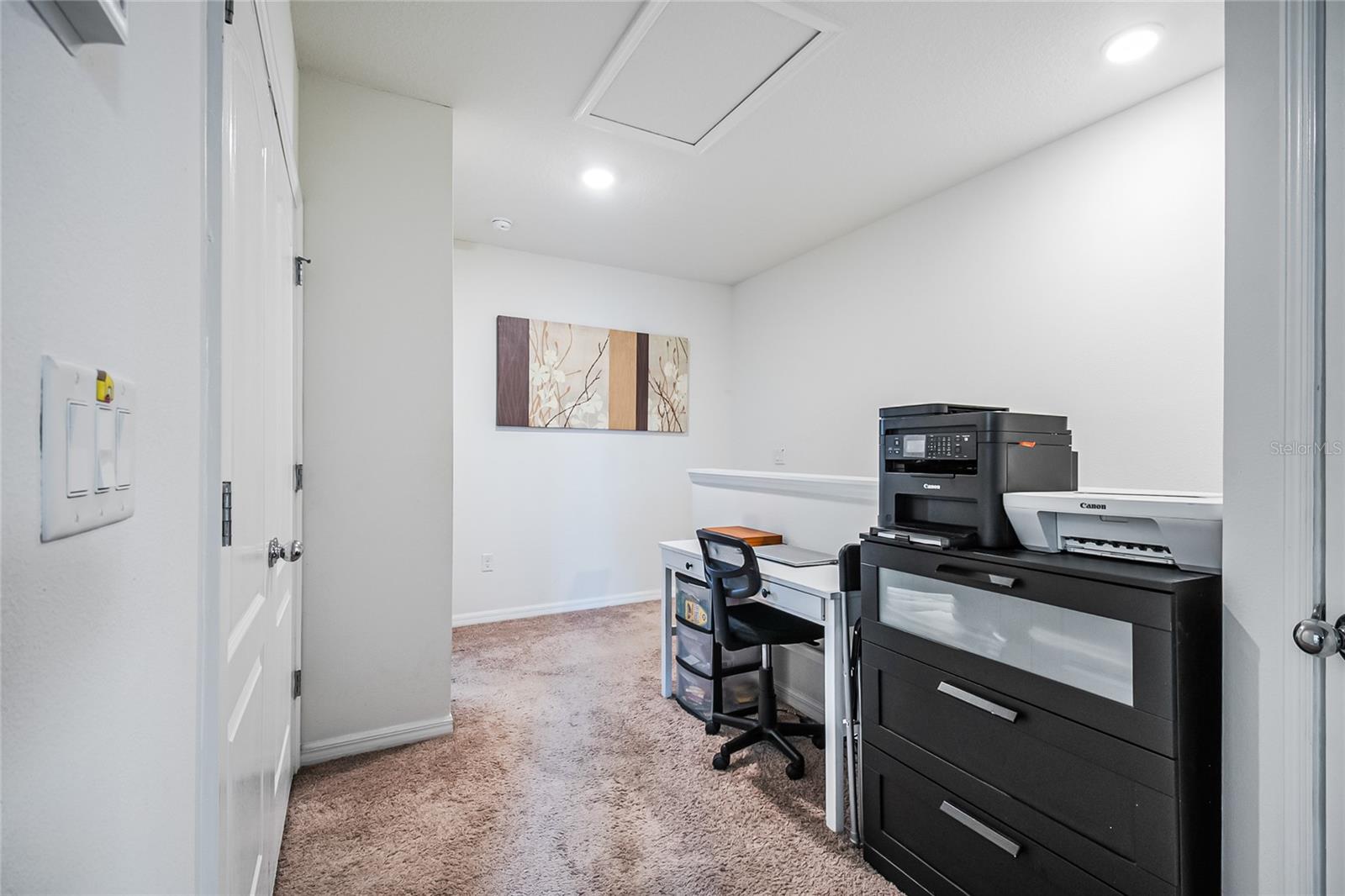 Image 21 of 41 For 407 Arbor Lakes Drive