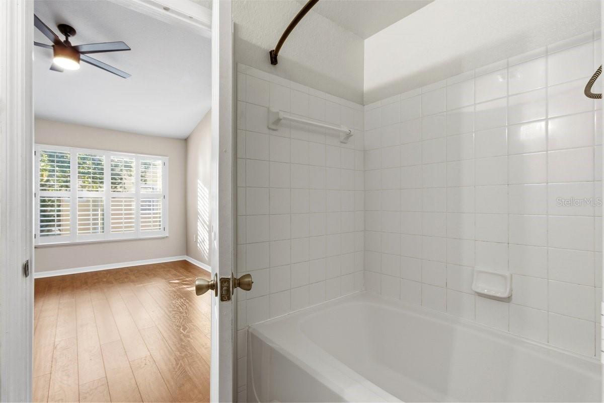 Image 21 of 28 For 3114 Legacy Lake Drive 3114