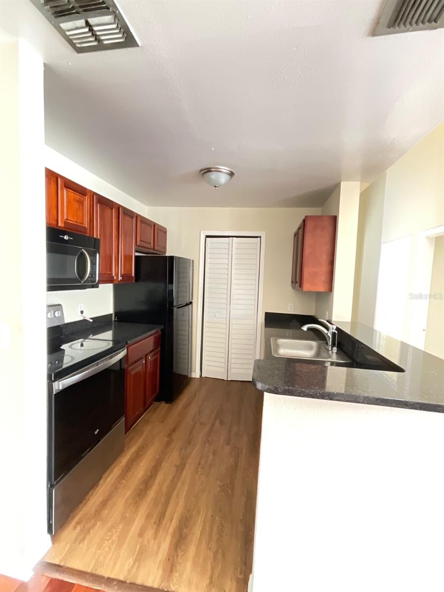 Image 22 of 33 For 6148 Westgate Drive 302