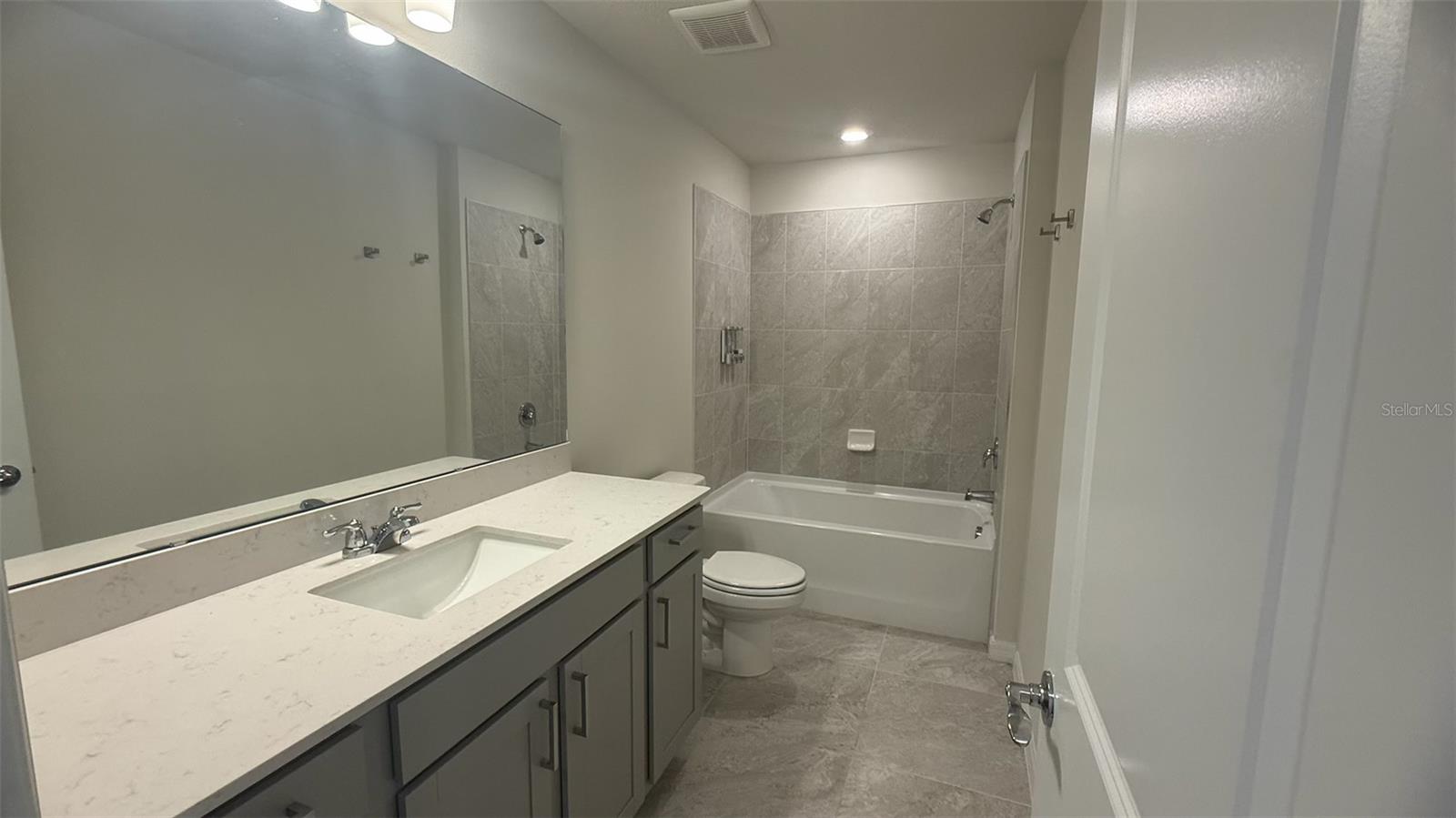 Image 13 of 30 For 5054 Holm Oak Drive