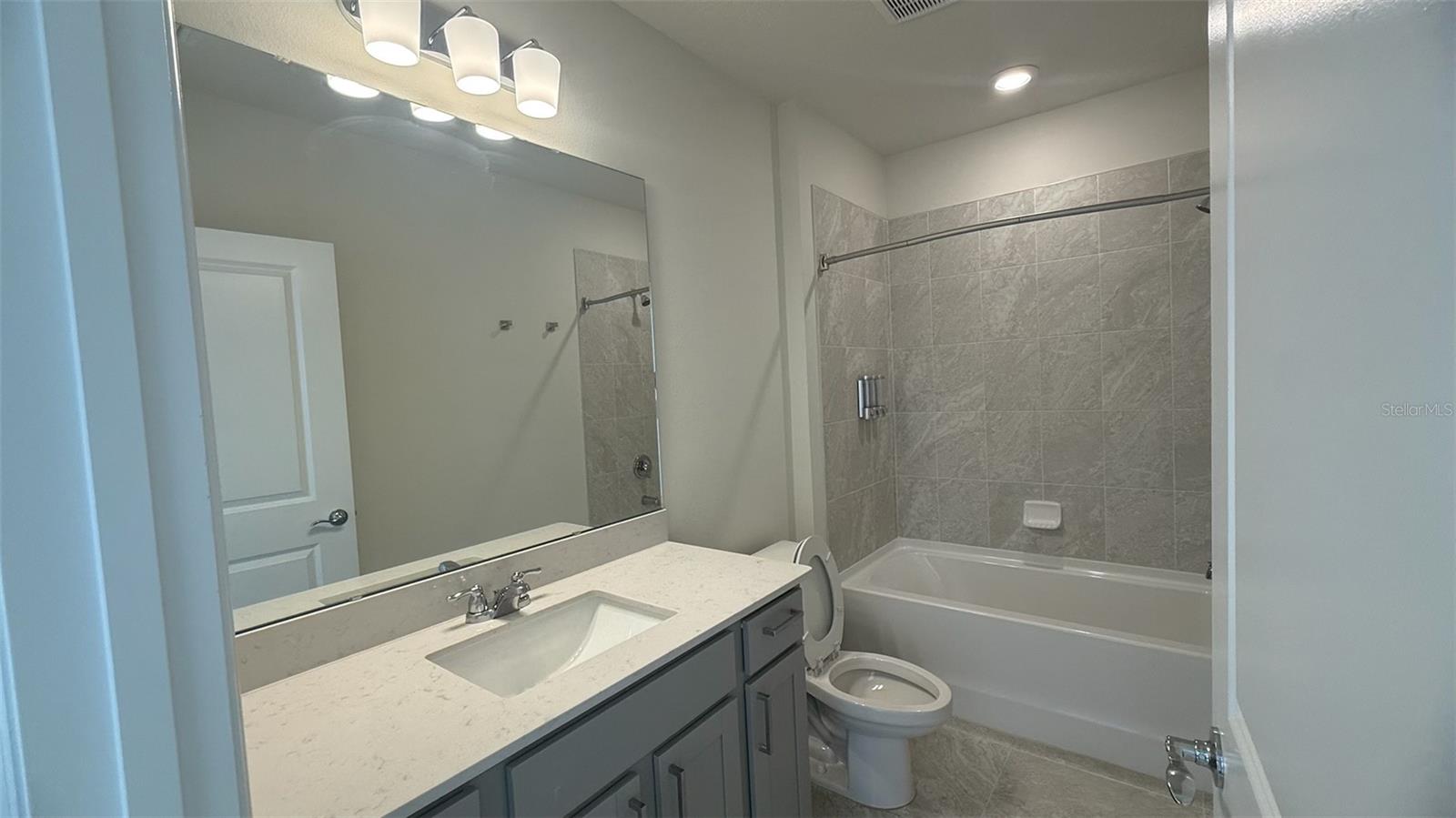 Image 22 of 30 For 5054 Holm Oak Drive