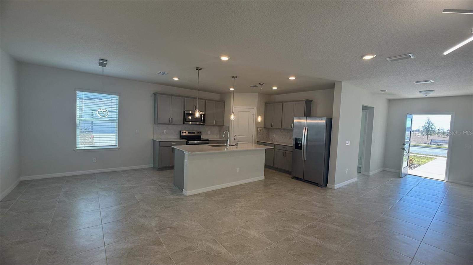 Image 4 of 30 For 5054 Holm Oak Drive