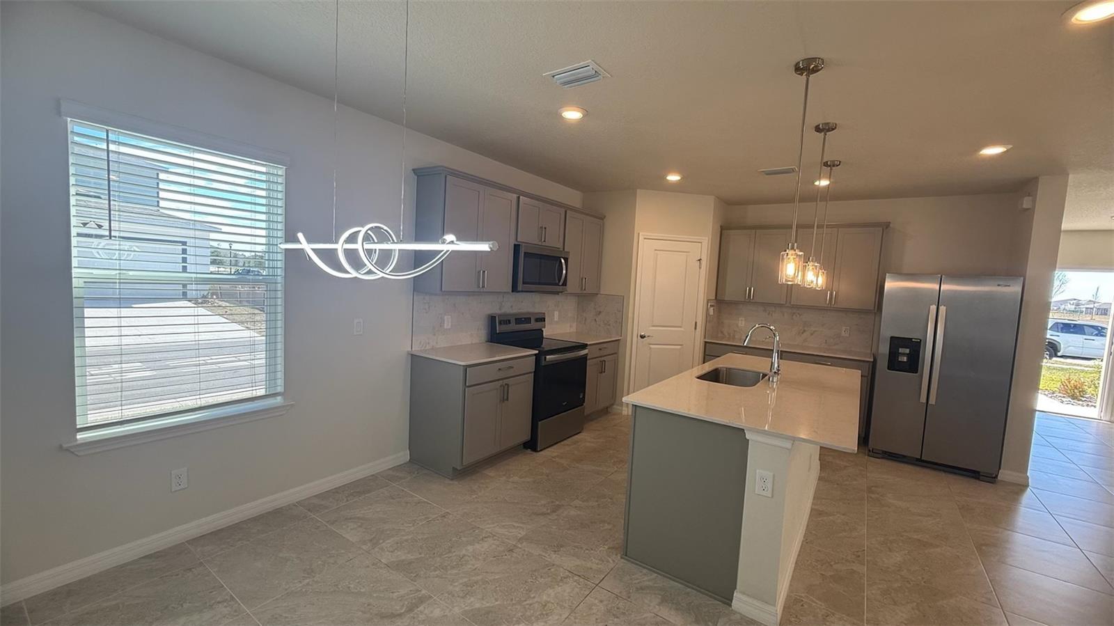 Image 7 of 30 For 5054 Holm Oak Drive