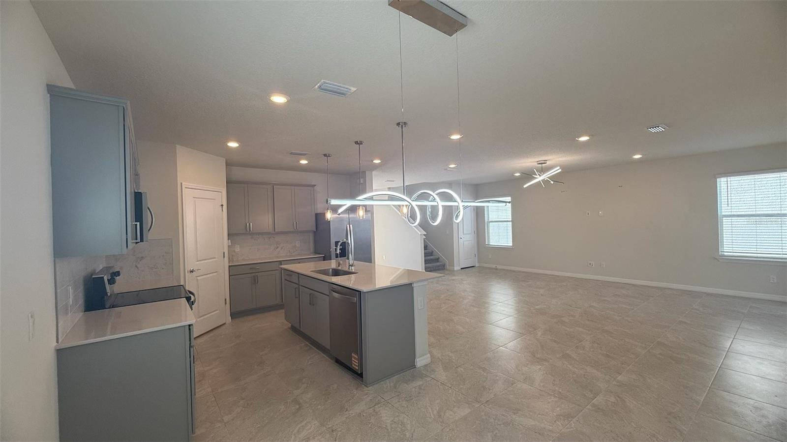 Image 9 of 30 For 5054 Holm Oak Drive