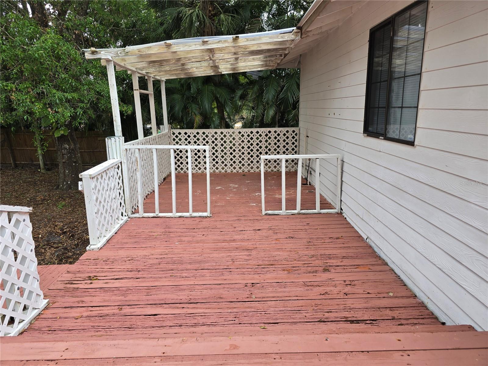 Image 14 of 17 For 1652 Lake Avenue