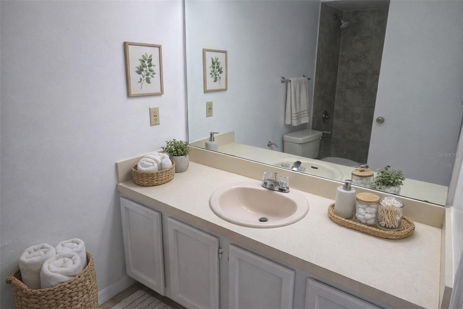 Image 8 of 18 For 4367 White Pine Avenue 4