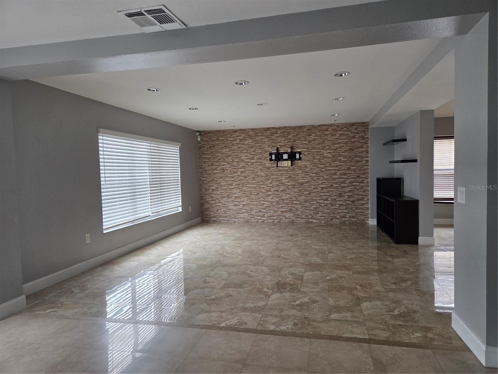 Image 3 of 16 For 2728 Amanda Kay Way