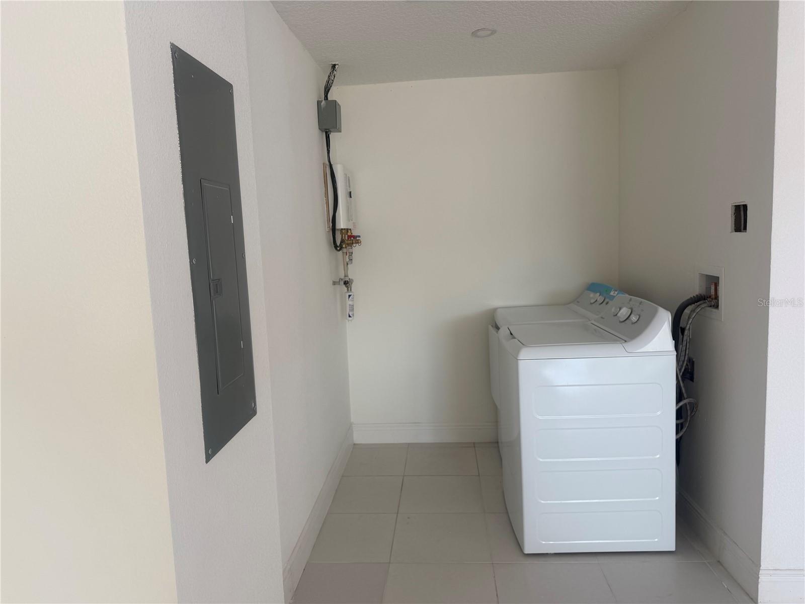 Image 11 of 28 For 3444 Packard Avenue