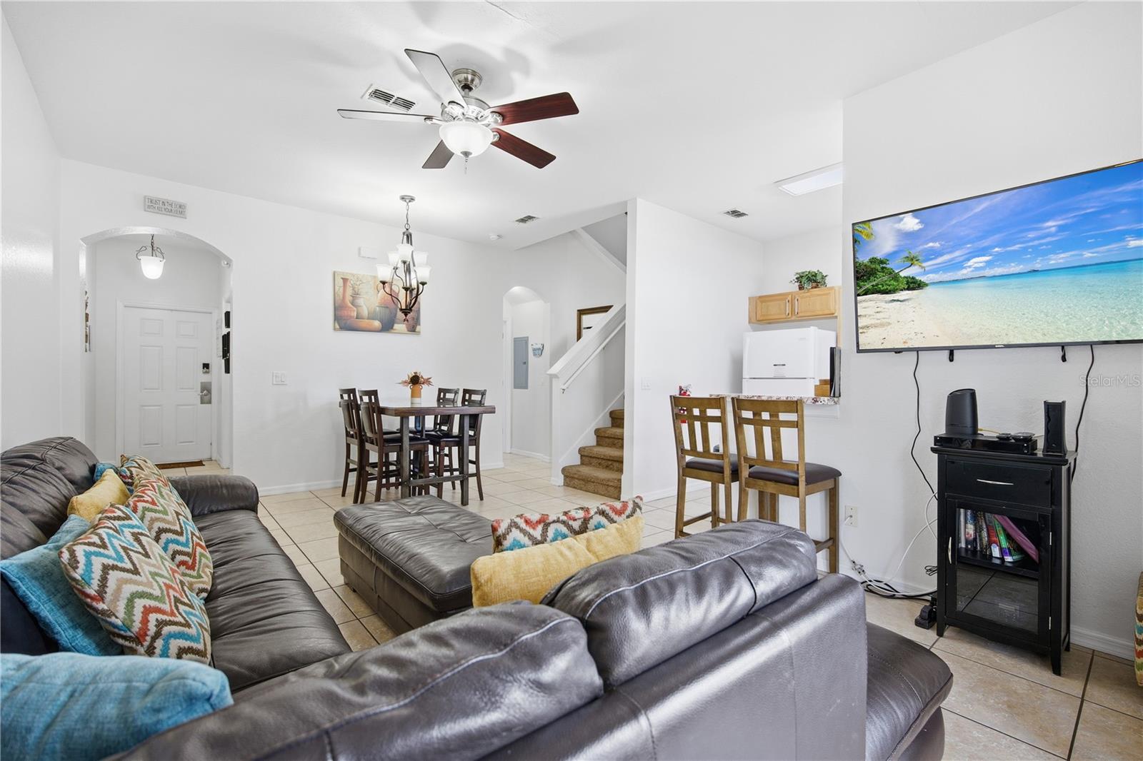 Image 7 of 22 For 510 Calabria Avenue