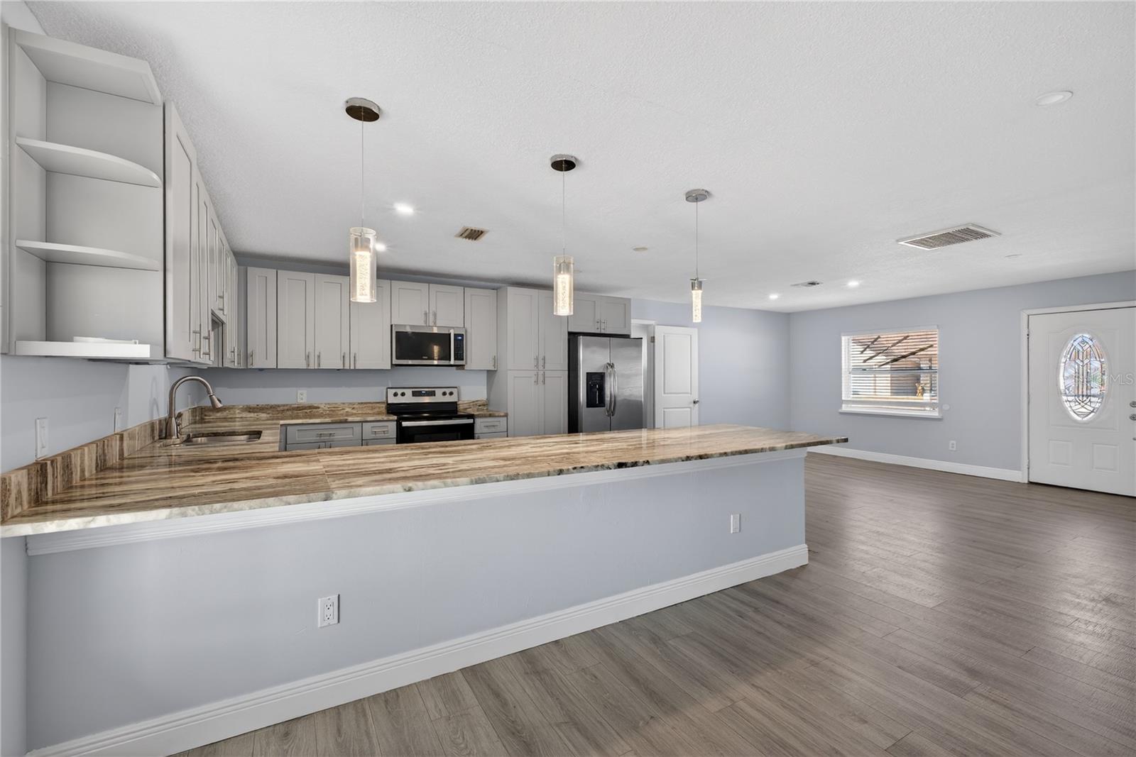 Image 15 of 28 For 709 Dillingham Ave