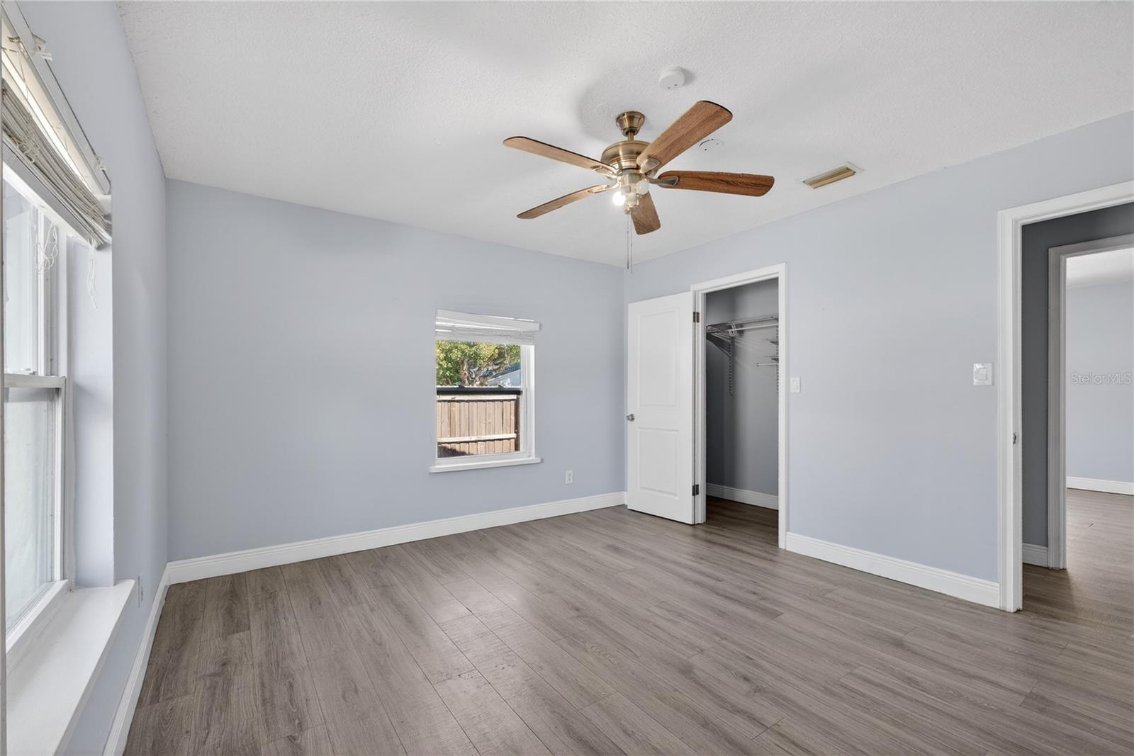 Image 22 of 28 For 709 Dillingham Ave