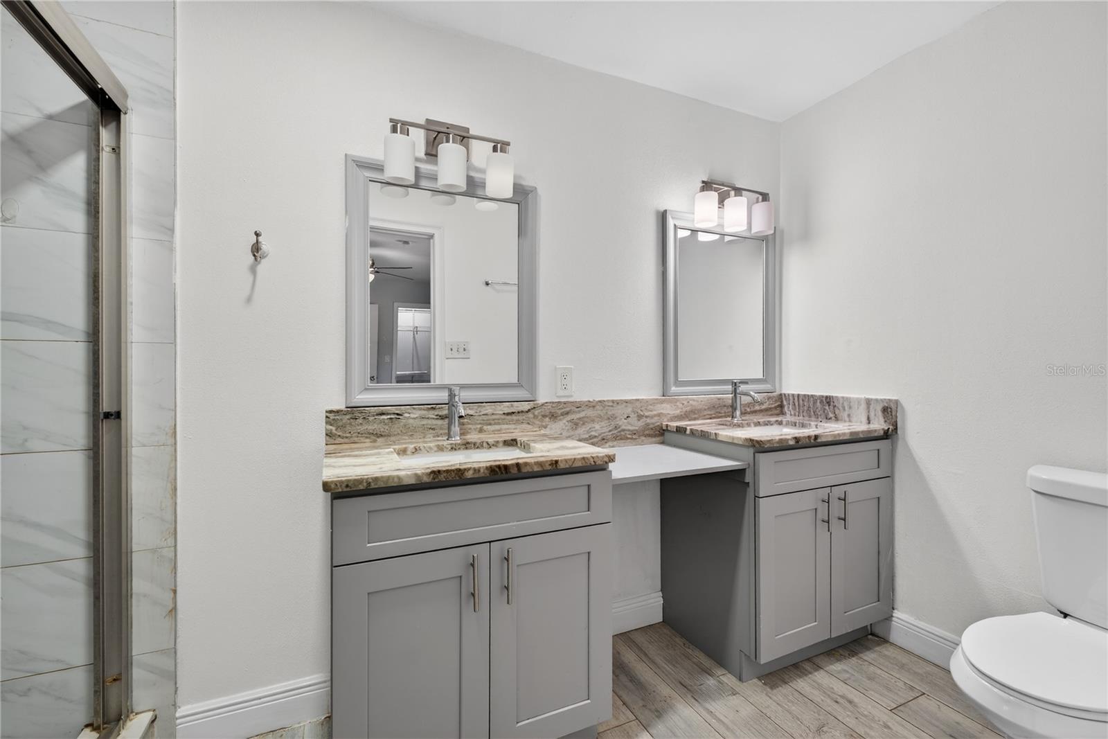 Image 24 of 28 For 709 Dillingham Ave