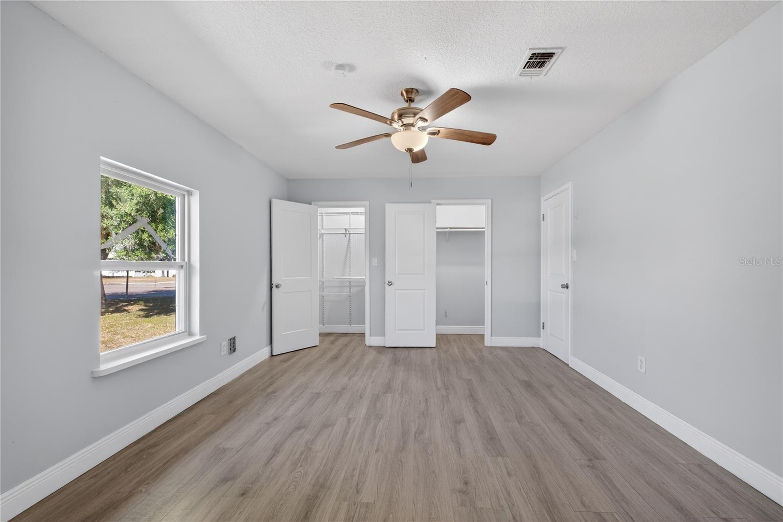 Image 25 of 28 For 709 Dillingham Ave