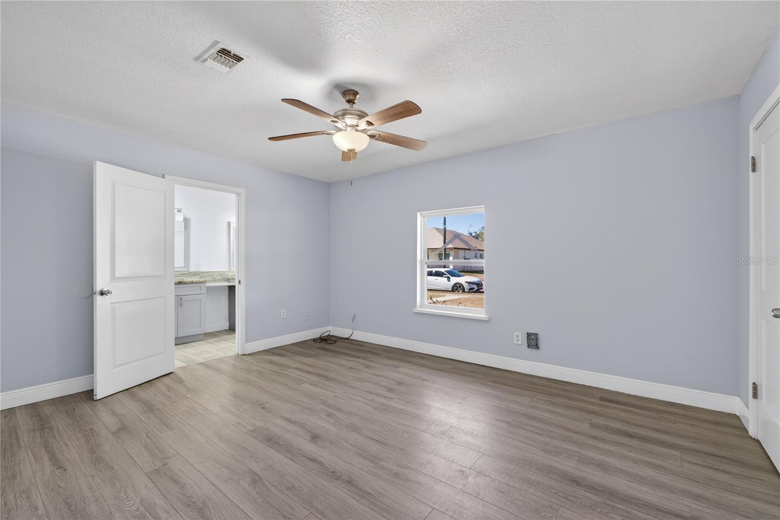 Image 26 of 28 For 709 Dillingham Ave