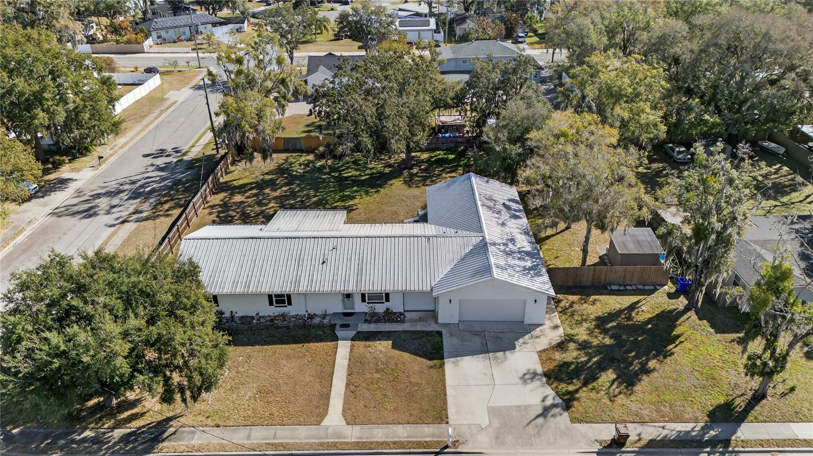 Image 5 of 28 For 709 Dillingham Ave