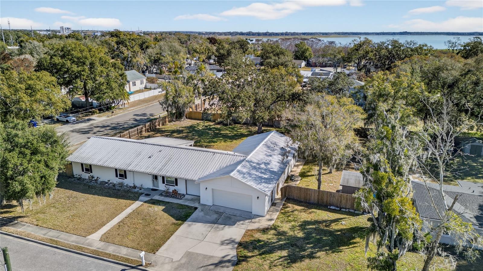 Image 6 of 28 For 709 Dillingham Ave