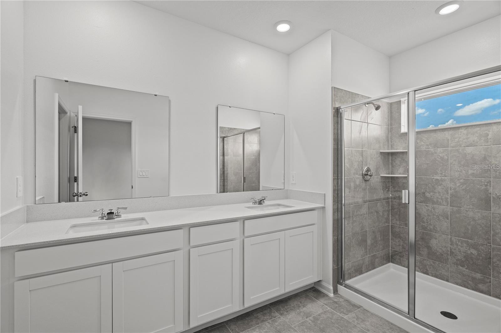 Image 14 of 26 For 3262 Laurent Loop