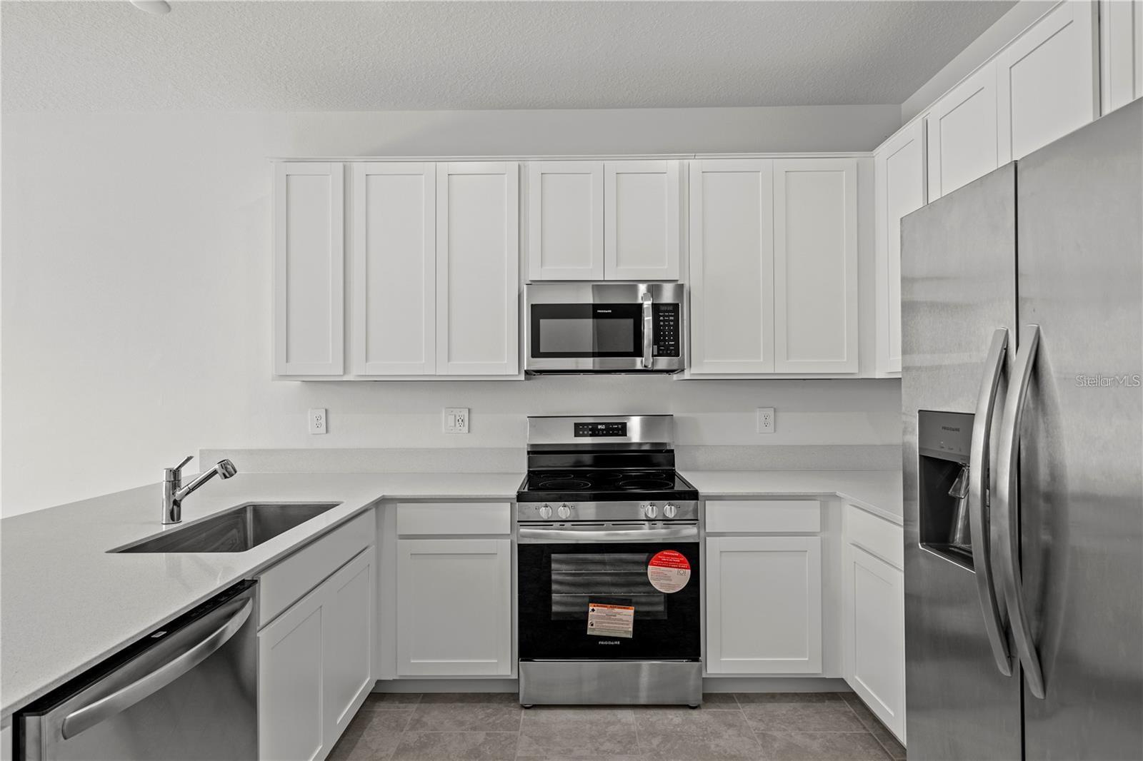 Image 6 of 26 For 3262 Laurent Loop