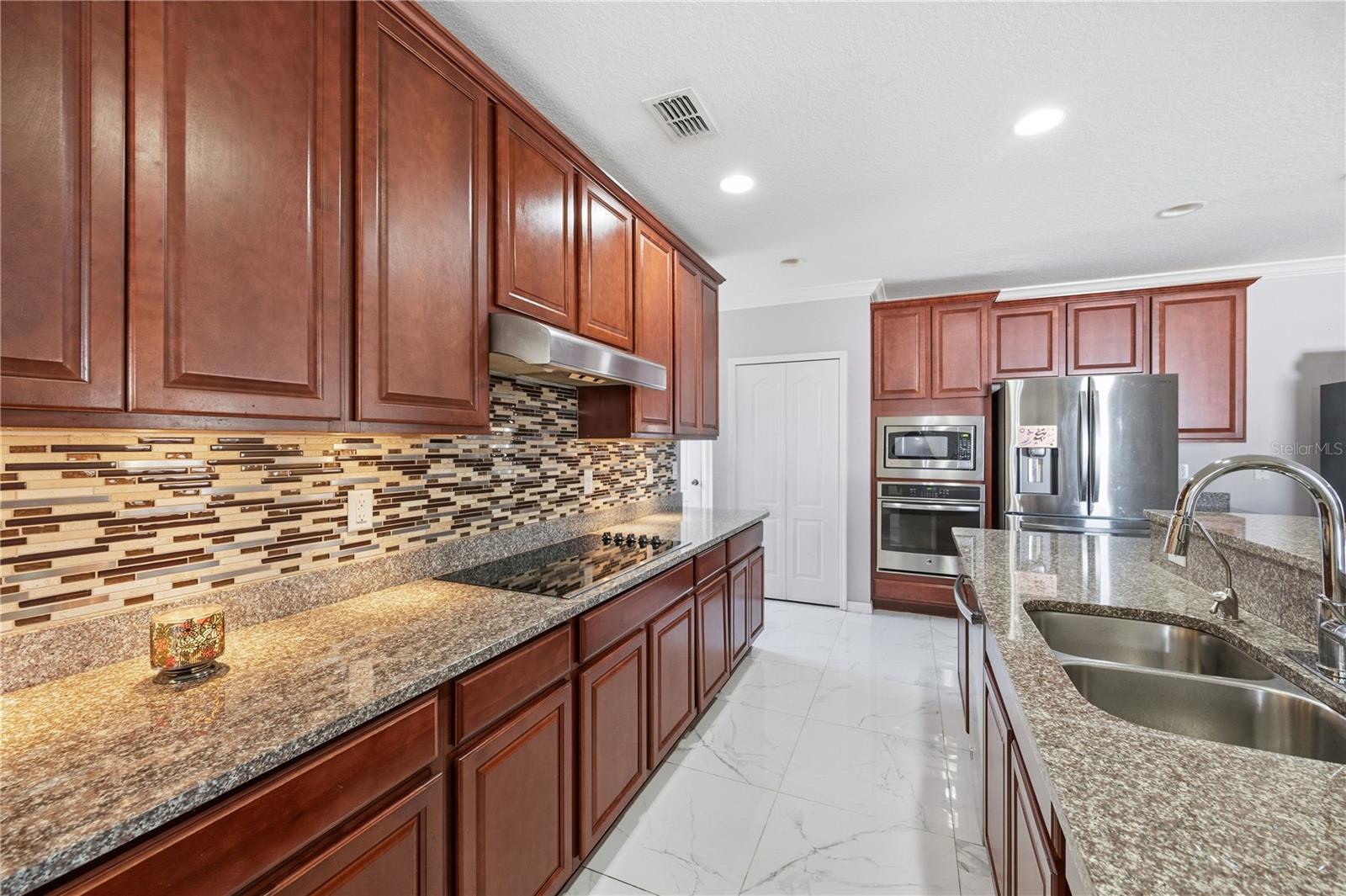 Image 11 of 38 For 643 Washington Way