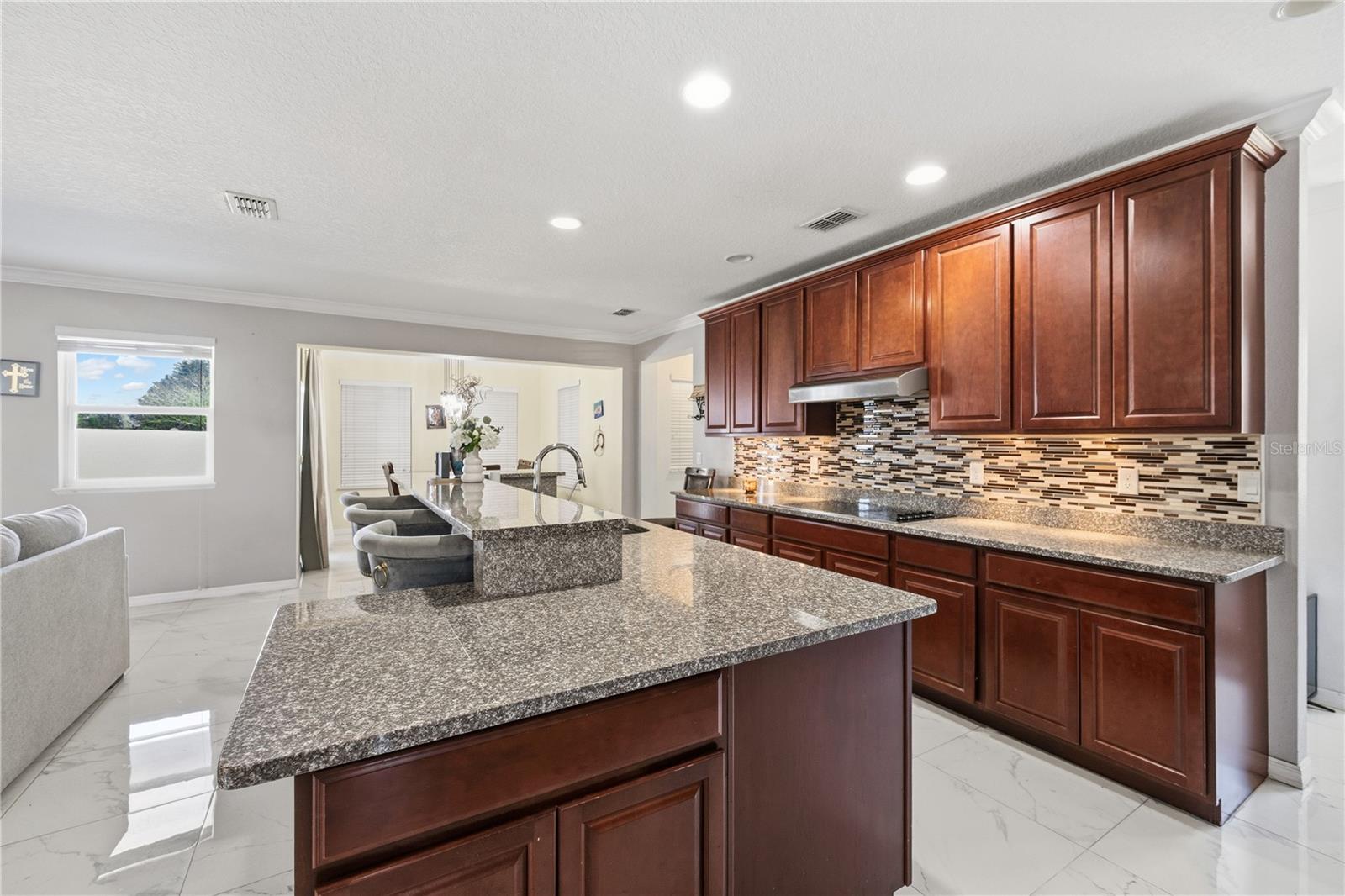 Image 13 of 38 For 643 Washington Way