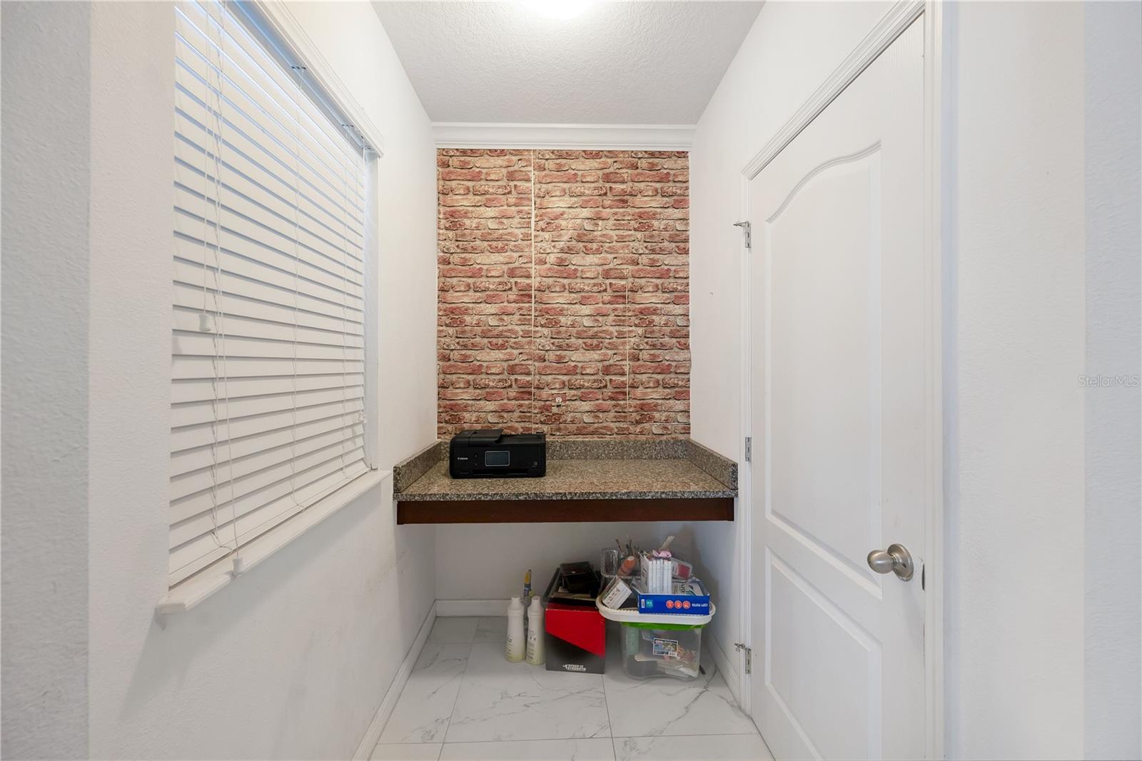 Image 15 of 38 For 643 Washington Way