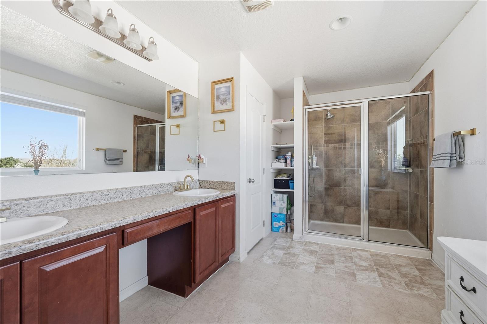 Image 20 of 38 For 643 Washington Way