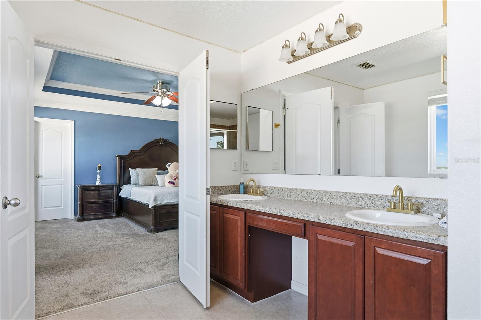 Image 21 of 38 For 643 Washington Way