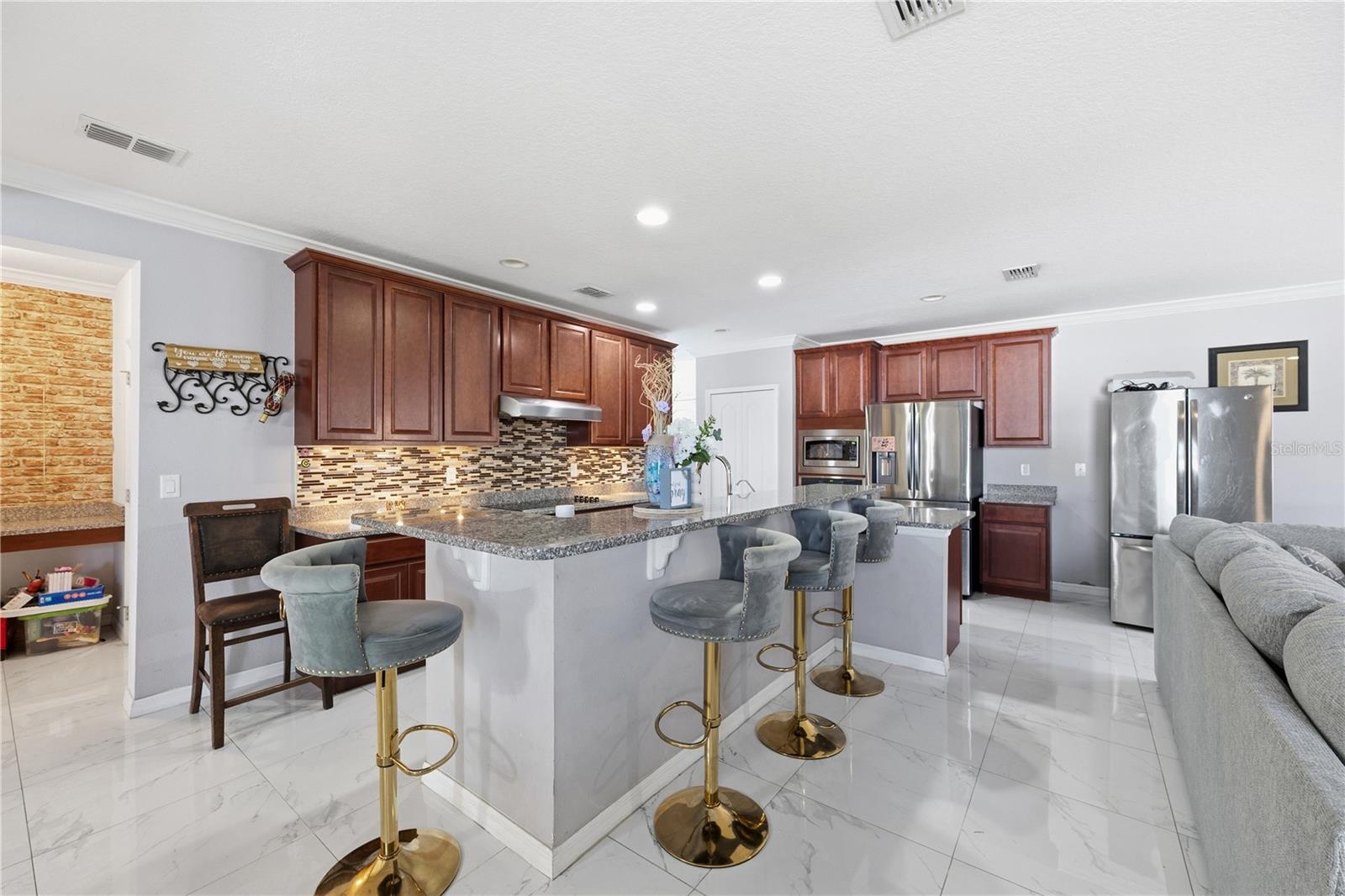 Image 8 of 38 For 643 Washington Way