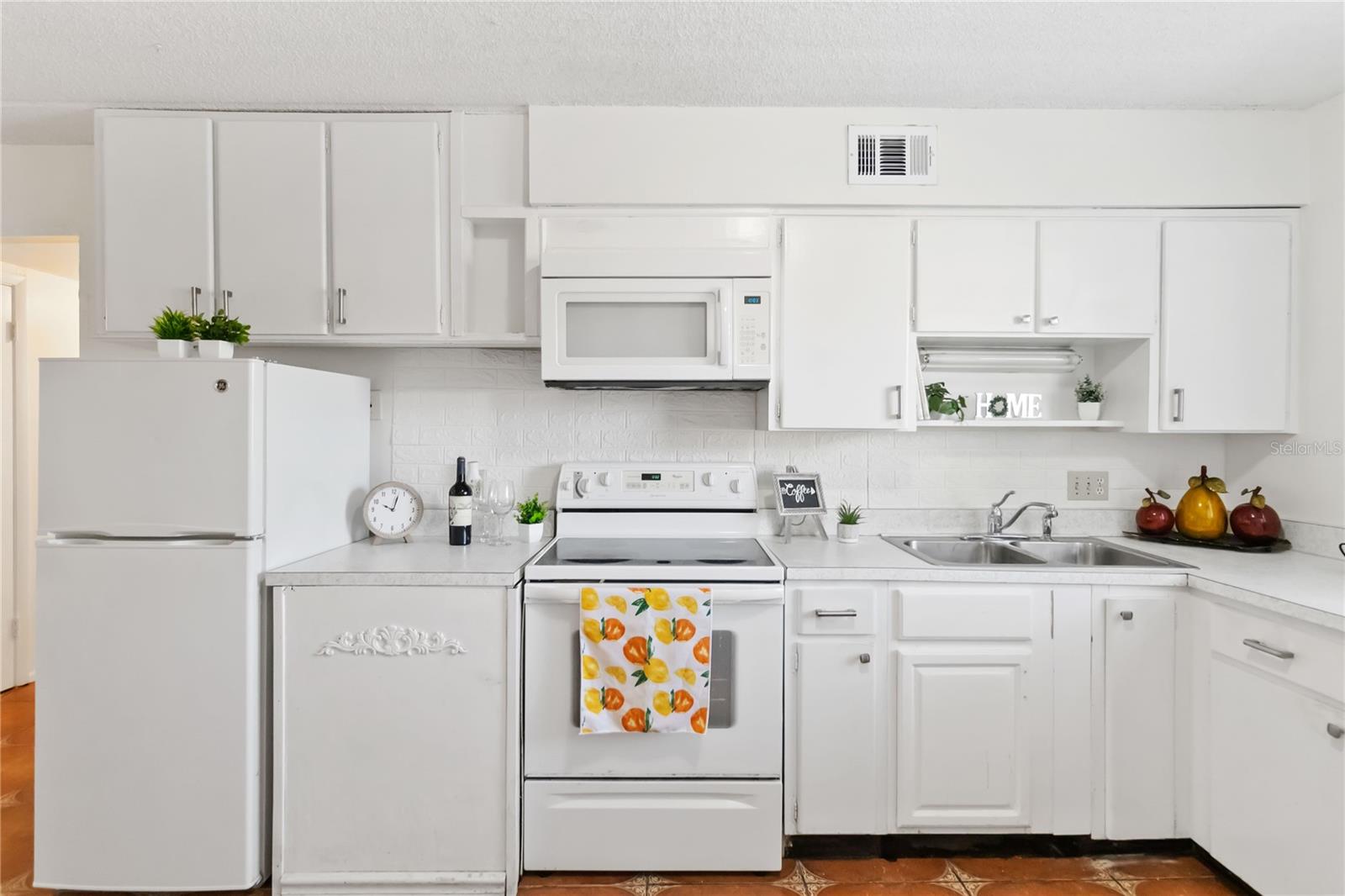 Image 13 of 29 For 525 Conway Road 29