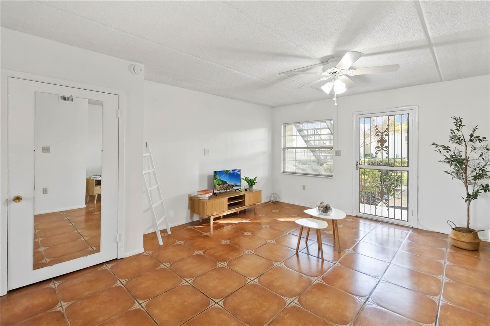 Image 6 of 29 For 525 Conway Road 29