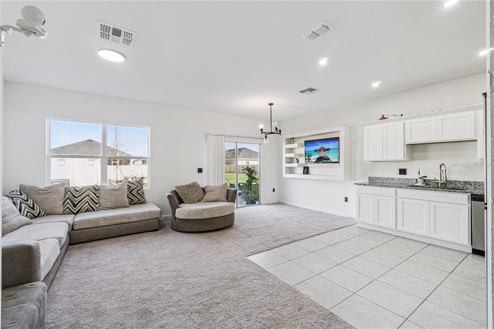 Image 3 of 20 For 5931 Chestnut Grove Place