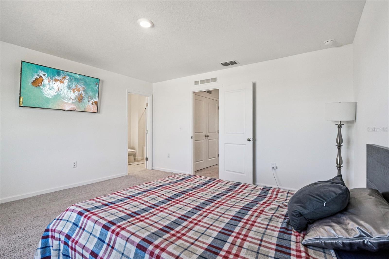 Image 9 of 20 For 5931 Chestnut Grove Place