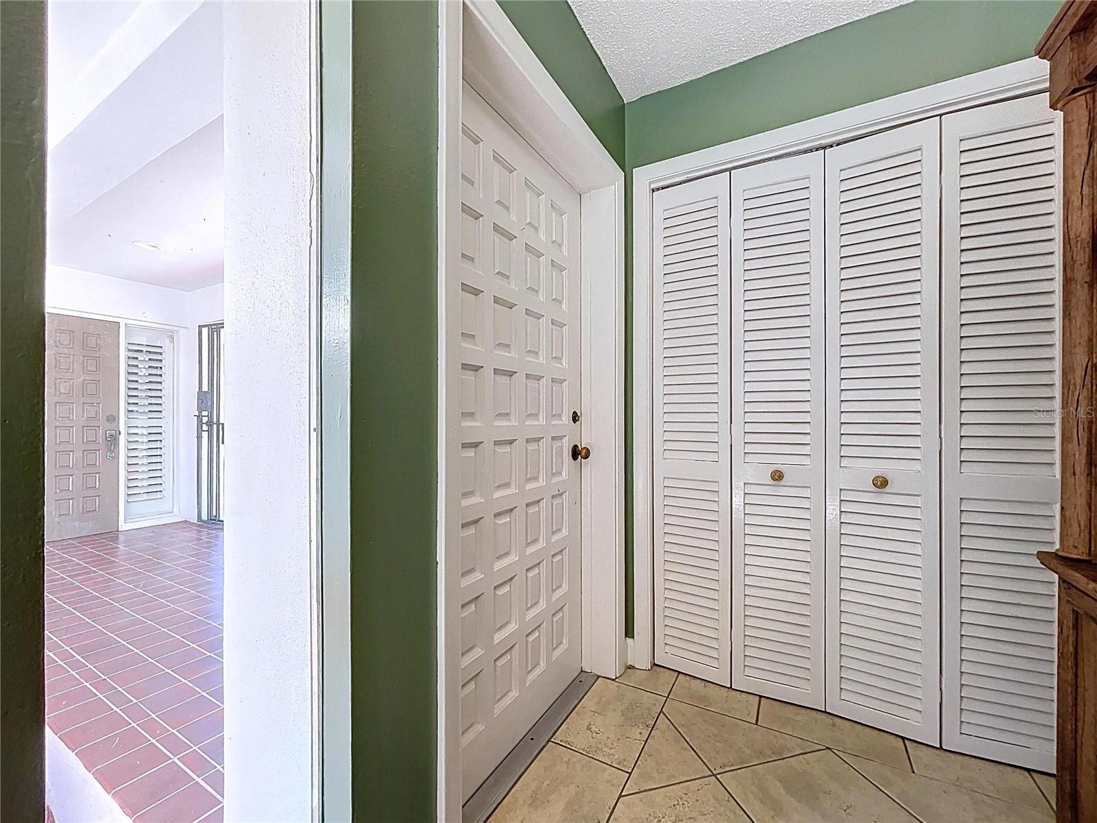 Image 12 of 72 For 2646 Newport Avenue