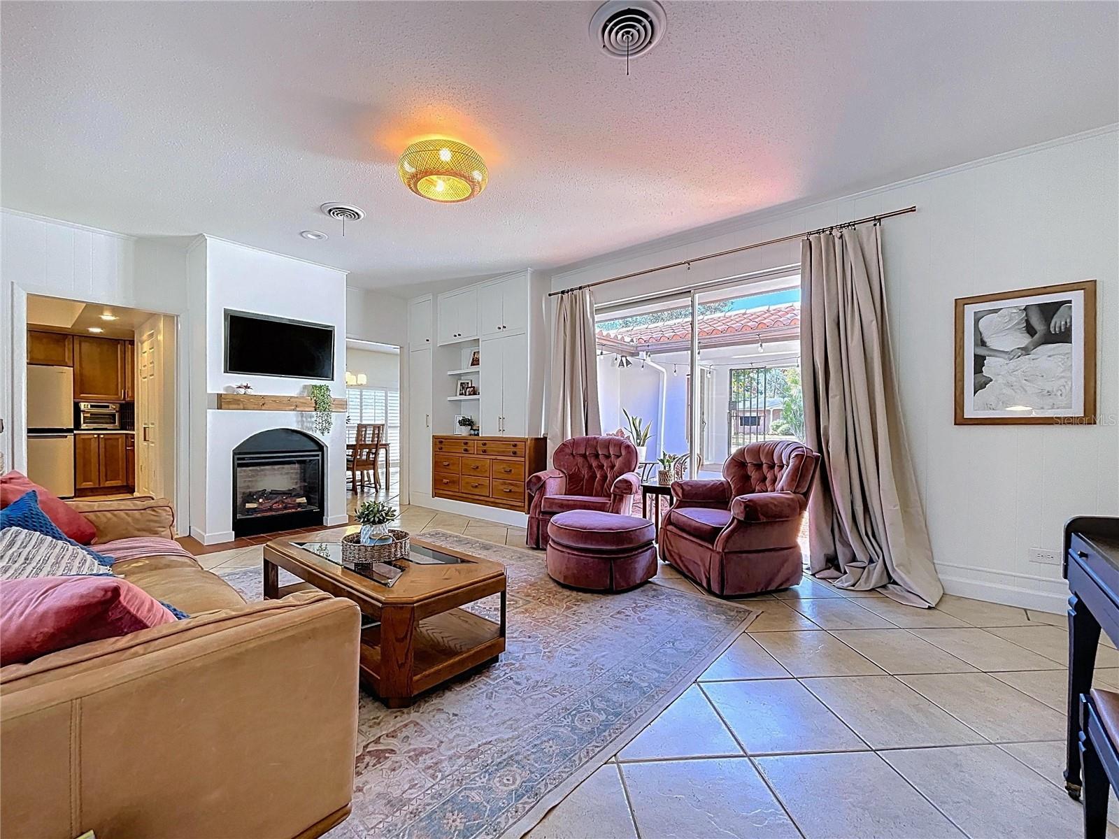 Image 15 of 72 For 2646 Newport Avenue