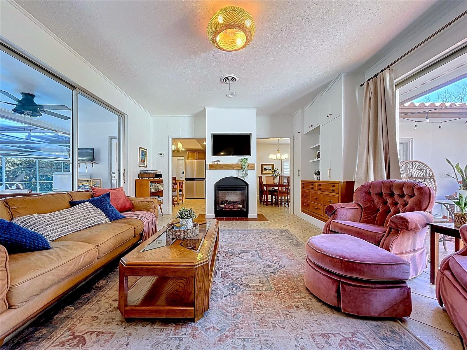 Image 16 of 72 For 2646 Newport Avenue