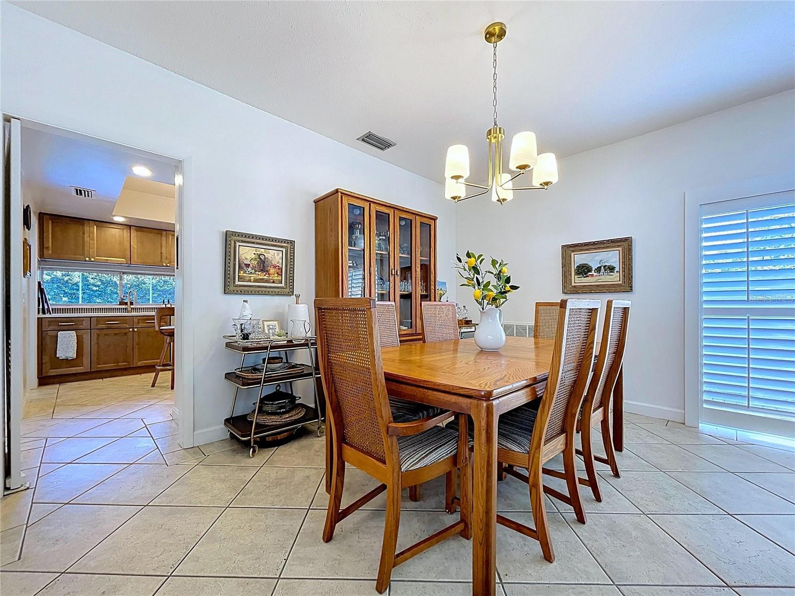 Image 27 of 72 For 2646 Newport Avenue