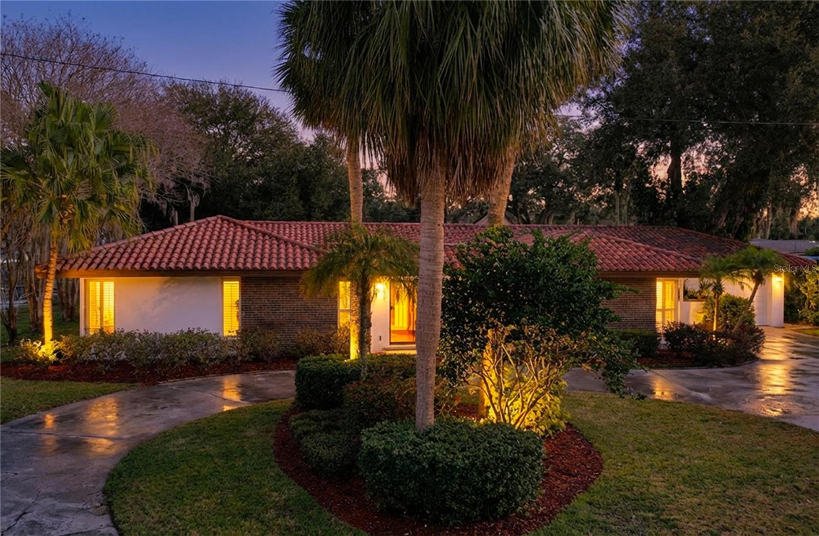 Image 3 of 72 For 2646 Newport Avenue