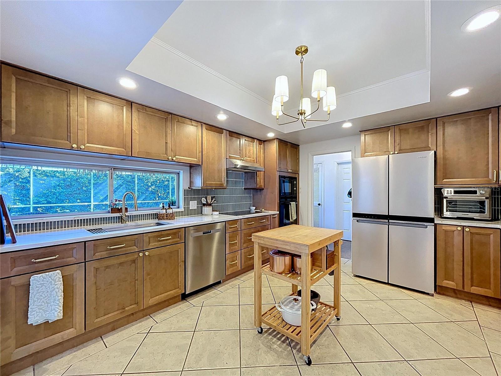 Image 32 of 72 For 2646 Newport Avenue