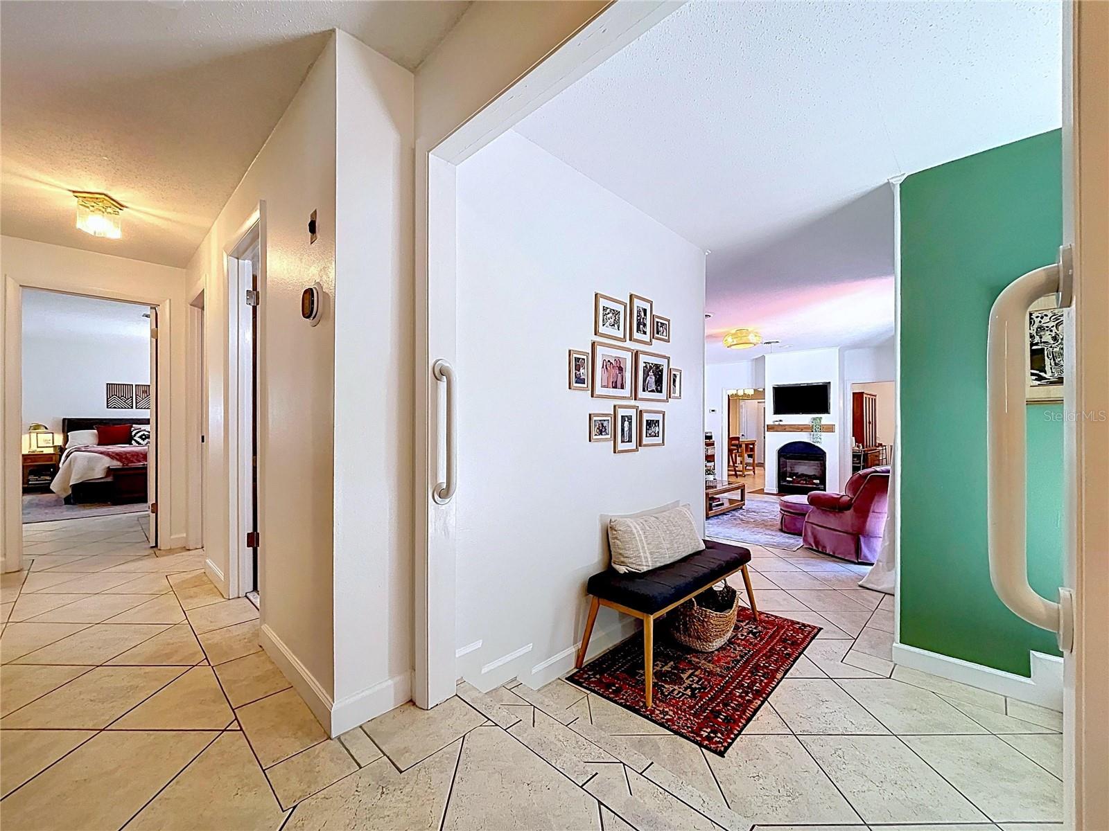 Image 36 of 72 For 2646 Newport Avenue