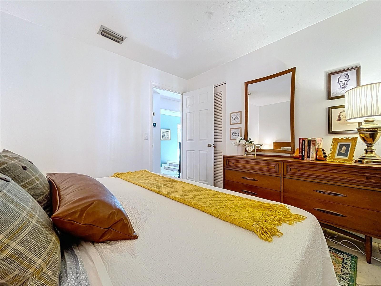 Image 45 of 72 For 2646 Newport Avenue