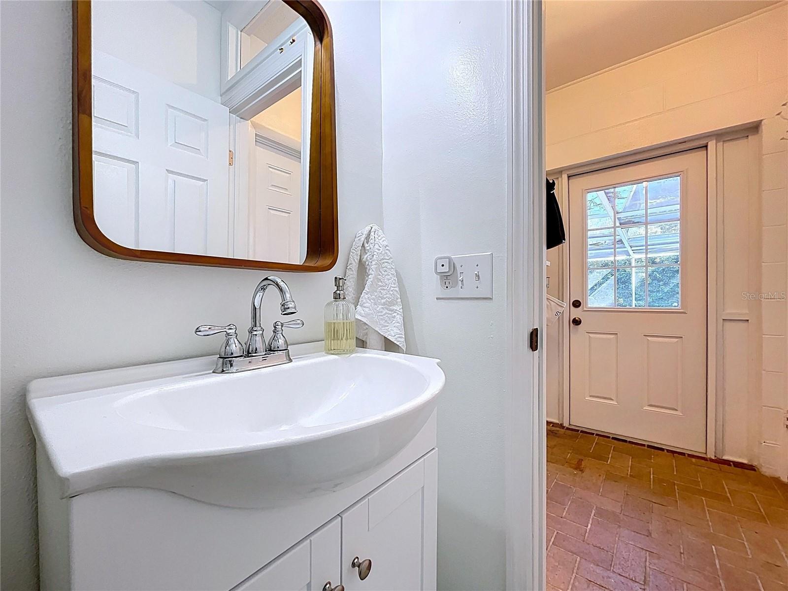 Image 51 of 72 For 2646 Newport Avenue