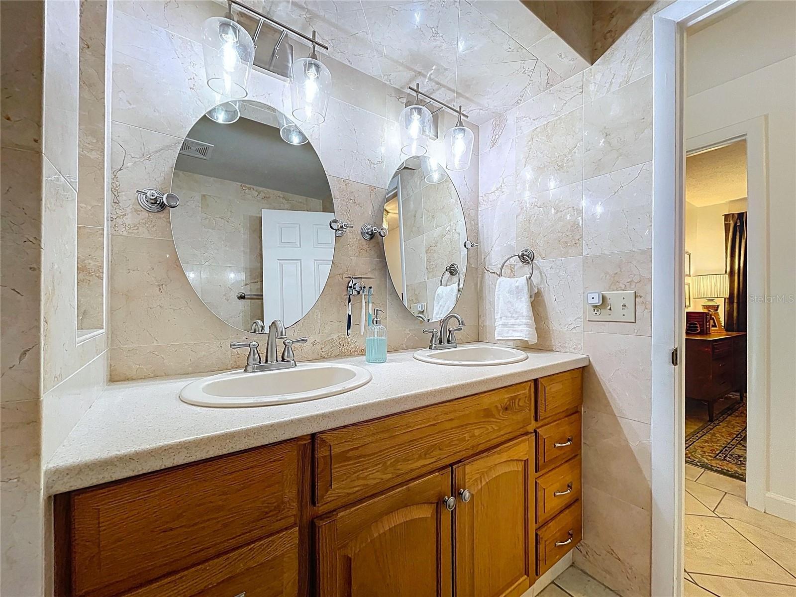 Image 54 of 72 For 2646 Newport Avenue