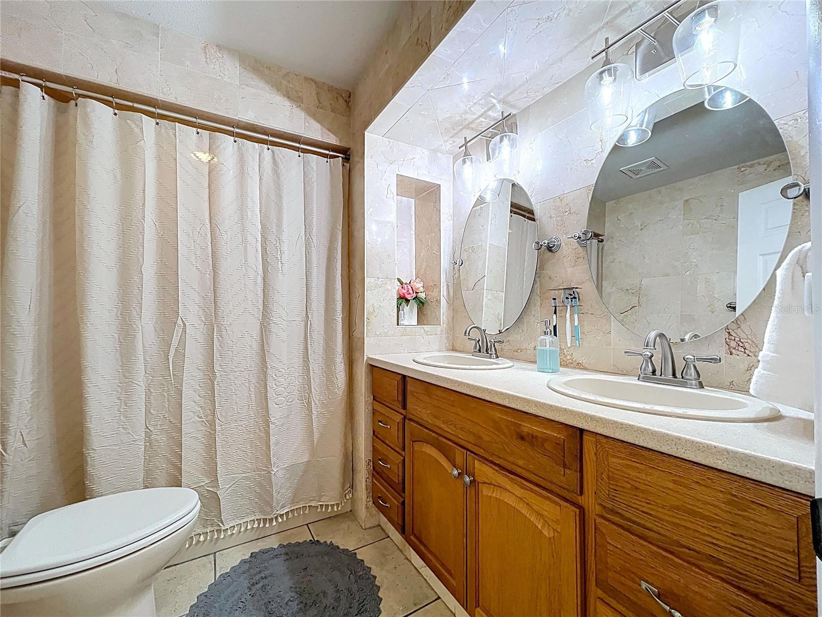 Image 55 of 72 For 2646 Newport Avenue