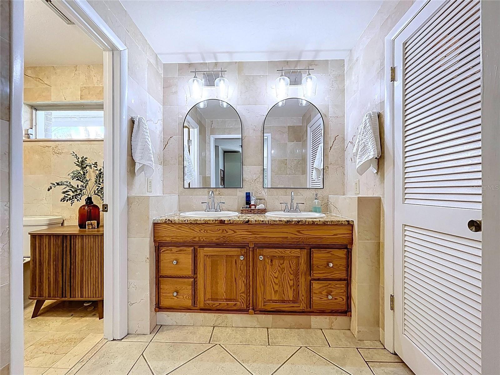 Image 57 of 72 For 2646 Newport Avenue