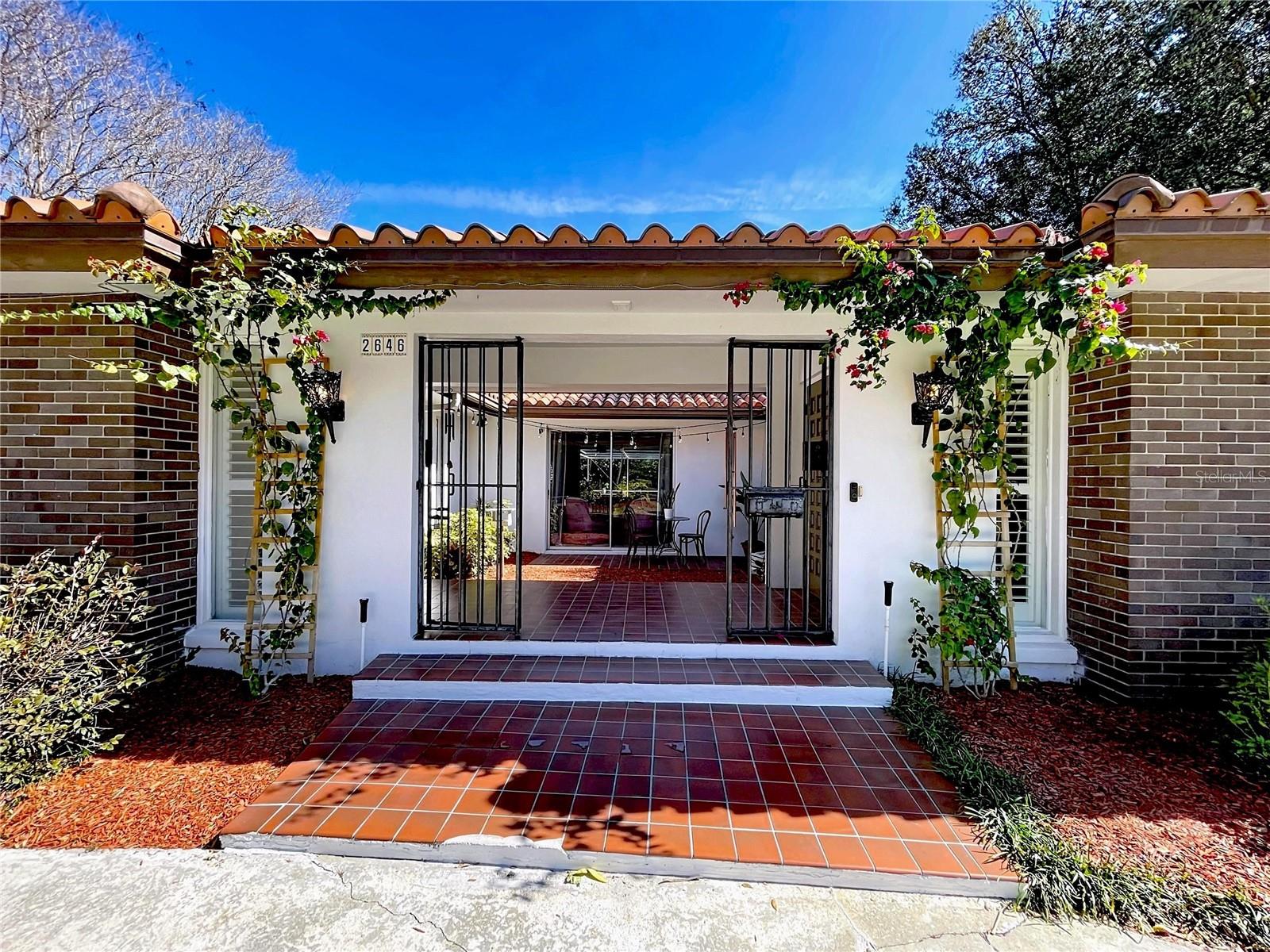 Image 7 of 72 For 2646 Newport Avenue