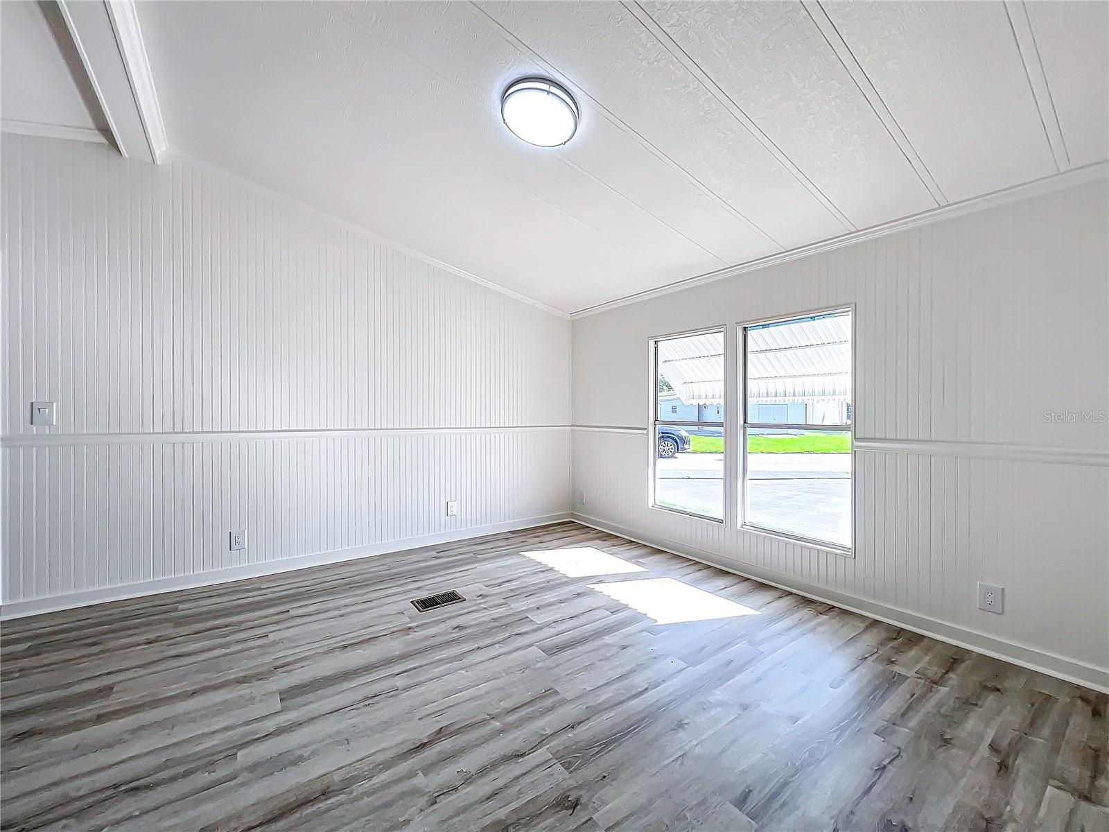 Image 12 of 39 For 140 Orangewood Drive 67